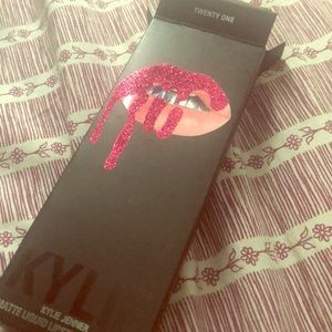 Kylie Matte liquid lipstick & liner